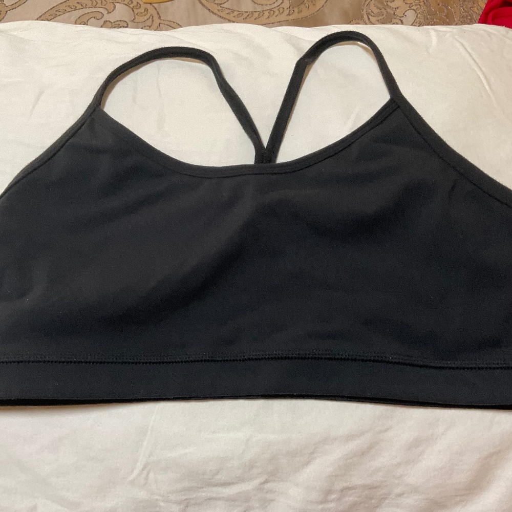 LULULEMON Workout bra/top black. Perfect condition.